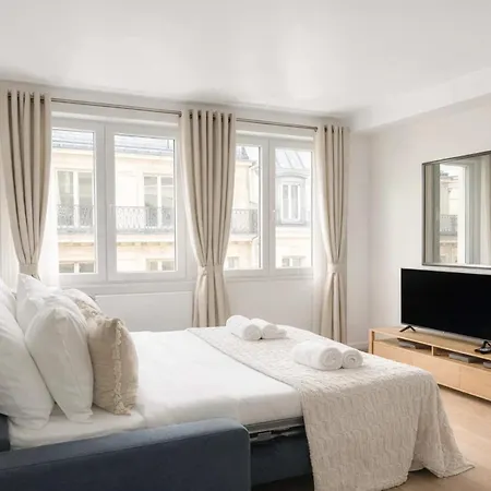 Champs Elysees - Prestige With Lift For 5 Apartamento París